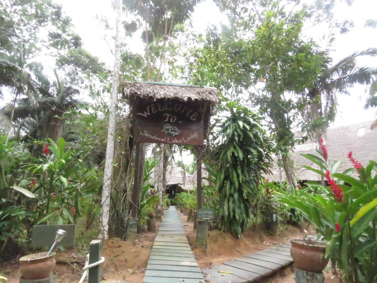 Sandoval Lake Lodge Puerto Maldonado Eksteriør billede